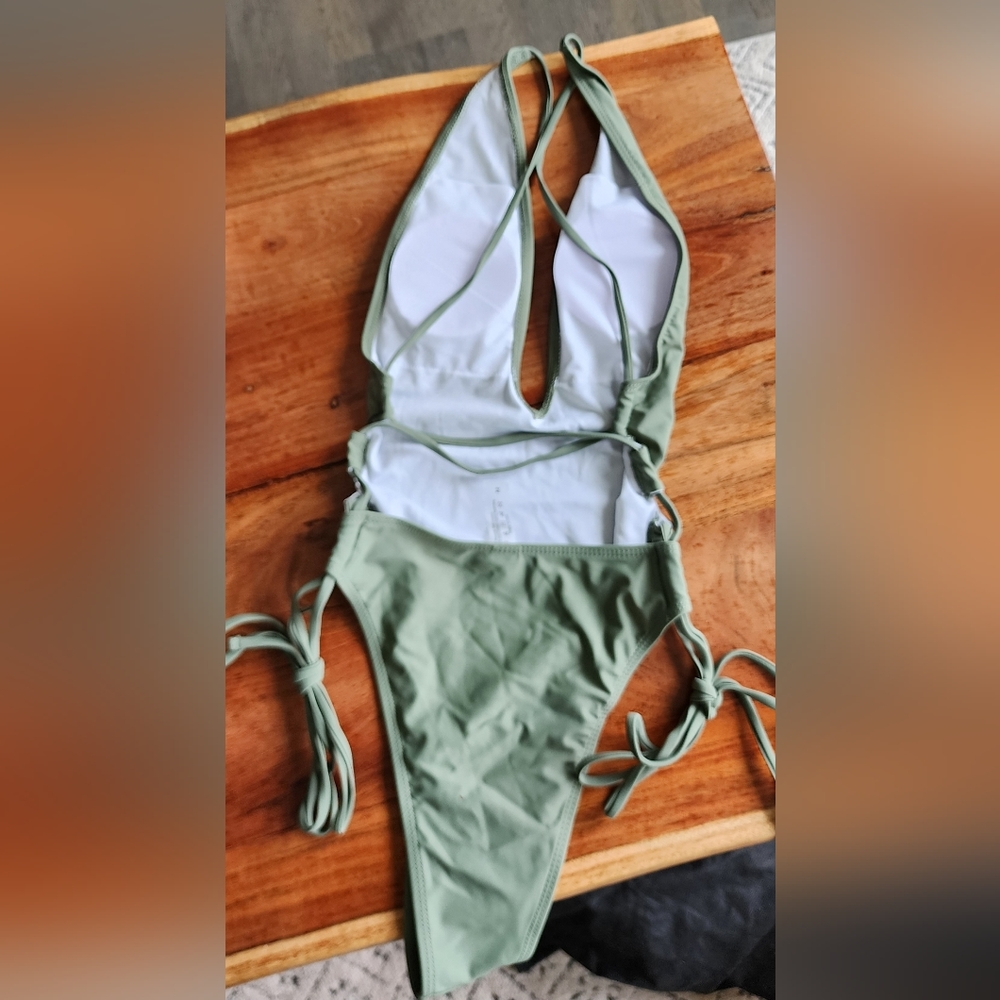 Bathing suit bundle - Picture 4 of 7
